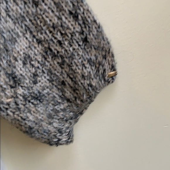 Sweater - Picture 3 of 3